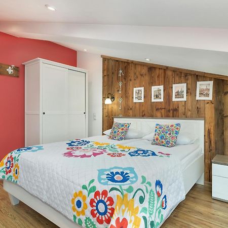 Slowacki Avenue Family Apartments Cracow By Noclegi Renters Krakow Bagian luar foto