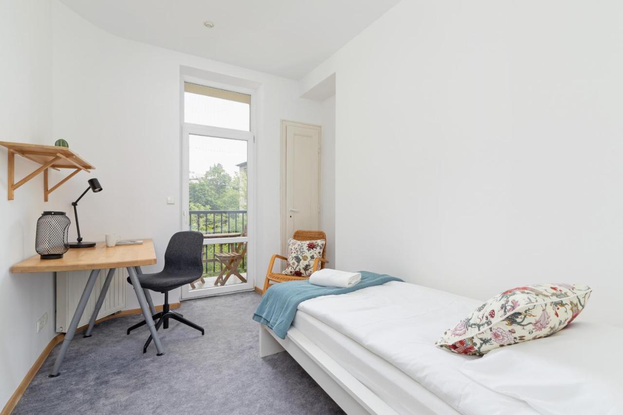 Slowacki Avenue Family Apartments Cracow By Noclegi Renters Krakow Bagian luar foto