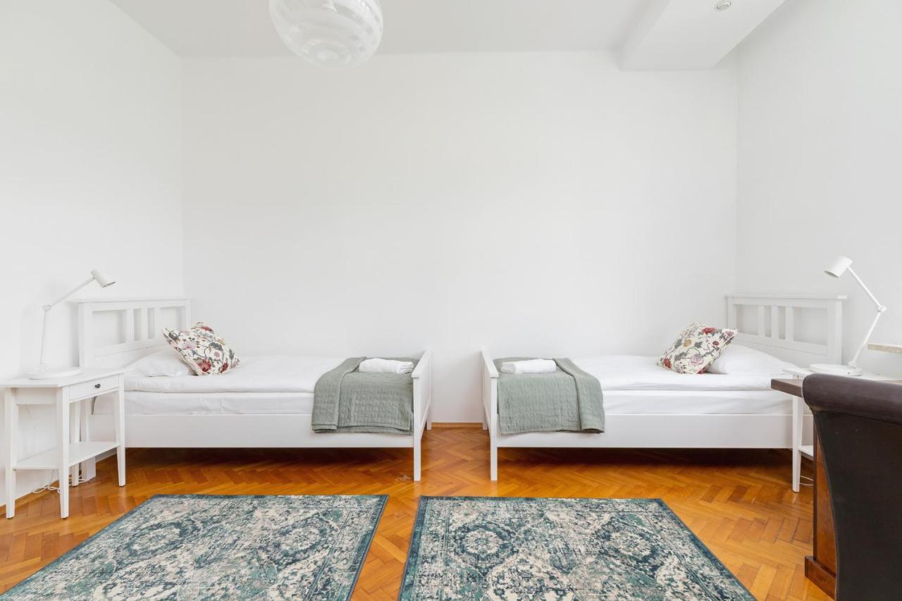 Slowacki Avenue Family Apartments Cracow By Noclegi Renters Krakow Bagian luar foto