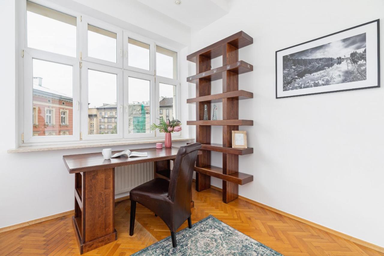 Slowacki Avenue Family Apartments Cracow By Noclegi Renters Krakow Bagian luar foto