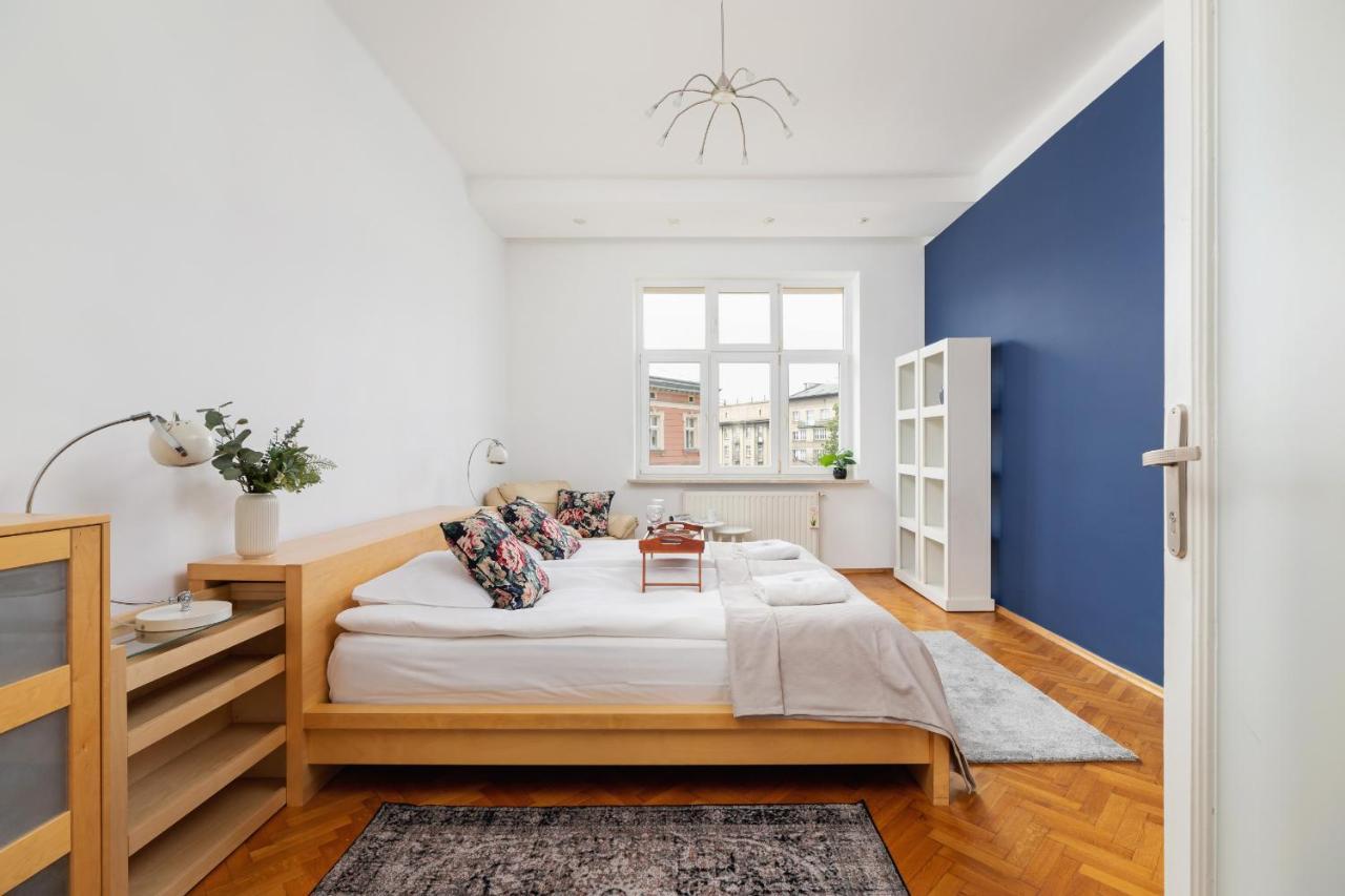 Slowacki Avenue Family Apartments Cracow By Noclegi Renters Krakow Bagian luar foto