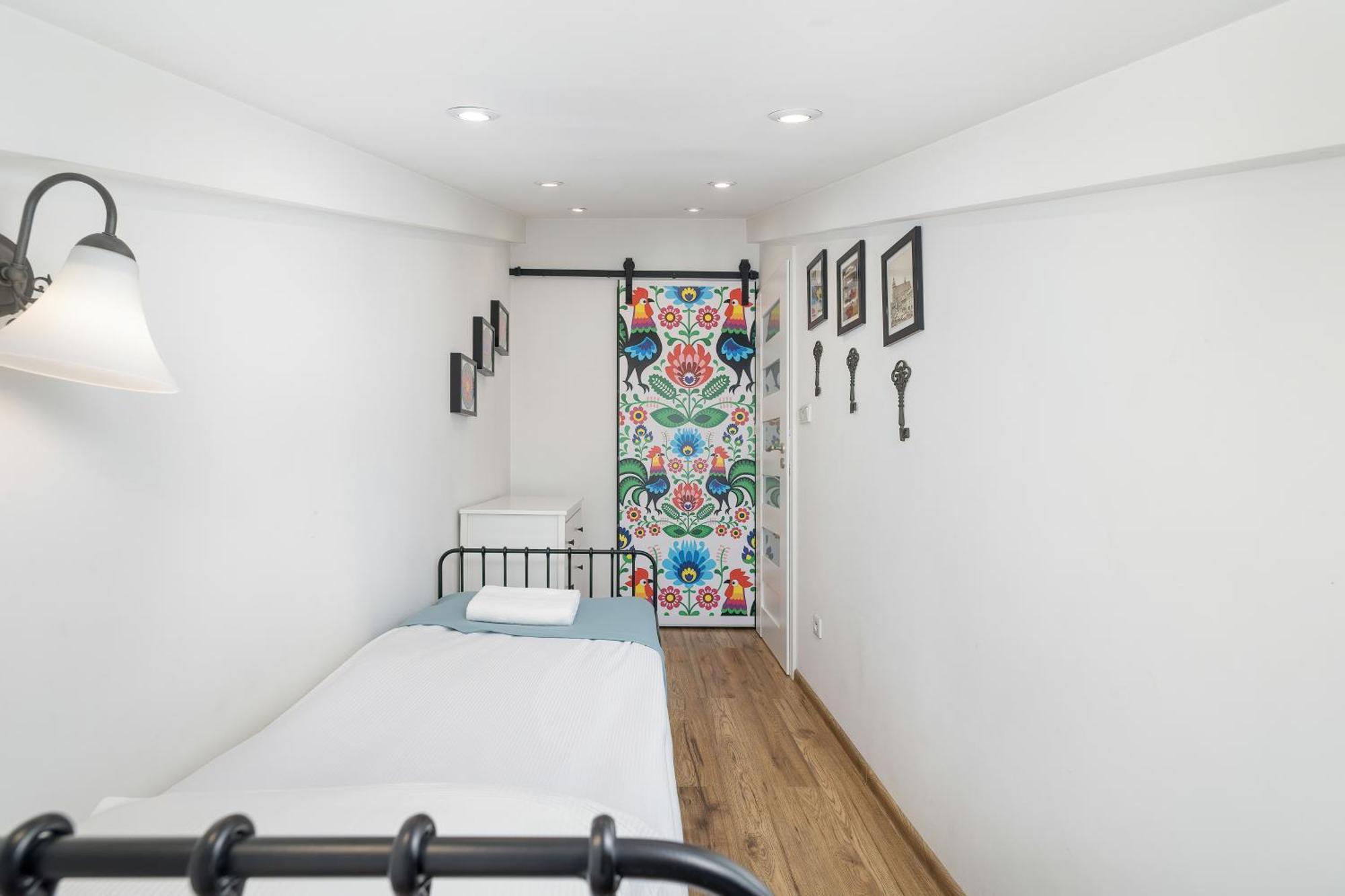 Slowacki Avenue Family Apartments Cracow By Noclegi Renters Krakow Bagian luar foto