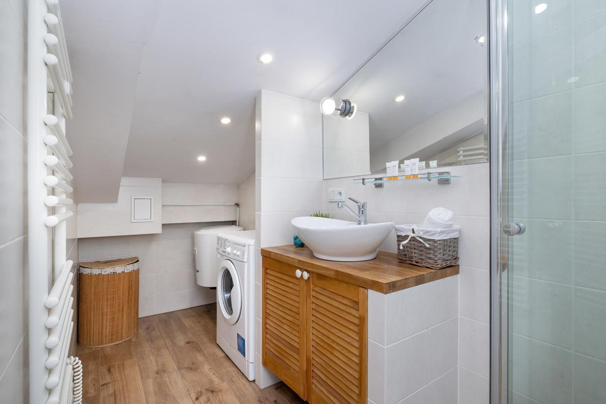 Slowacki Avenue Family Apartments Cracow By Noclegi Renters Krakow Bagian luar foto